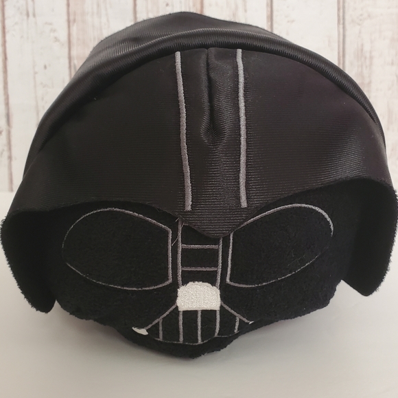 Tsum Tsum Darth Vader and R2D2 - Picture 2 of 13